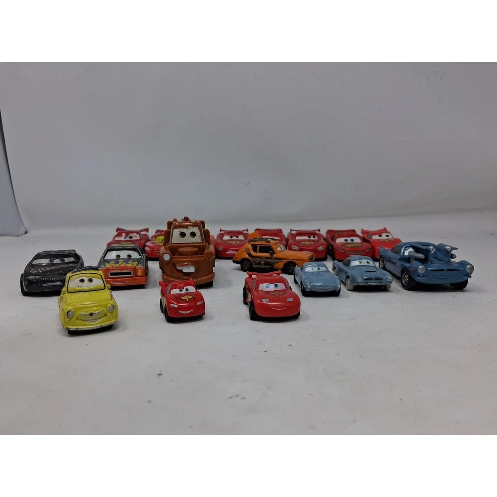 Disney Pixar Cars Diecast Lot Lightning McQueen Mater Luigi Fin McMissile 18pc O